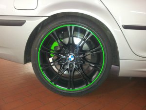 BMW M Doppelspeiche 135 Felge in 8.5x18 ET 50 mit Bridgestone Potenza RE040A Reifen in 255/35/18 montiert hinten mit 12 mm Spurplatten Hier auf einem 3er BMW E46 330i (Limousine) Details zum Fahrzeug / Besitzer