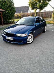 Topasblau mit weien Akzenten - 3er BMW - E46