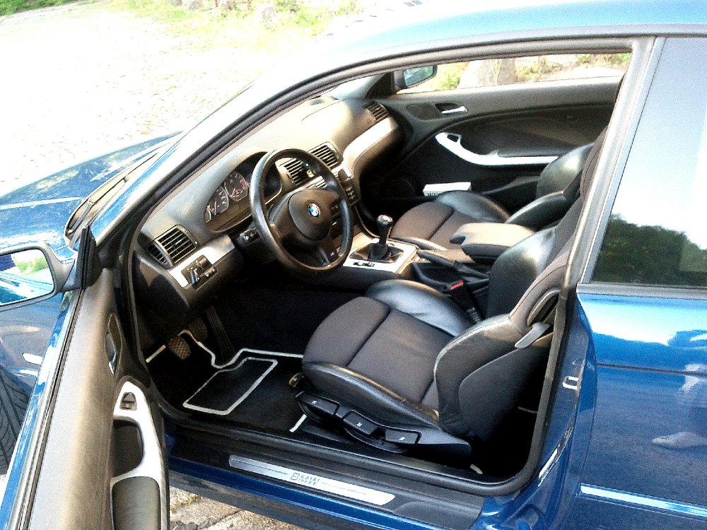 Topasblau mit weien Akzenten - 3er BMW - E46