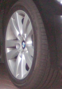 BMW  Felge in 8x17 ET 34 mit Bridgestone S001 Reifen in 225/45/17 montiert vorn Hier auf einem 3er BMW E90 325i (Limousine) Details zum Fahrzeug / Besitzer