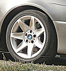 BMW Styling 81 Felge in 8x17 ET  mit Continental SportContact5 Reifen in 235/45/17 montiert vorn Hier auf einem 5er BMW E39 530d (Touring) Details zum Fahrzeug / Besitzer