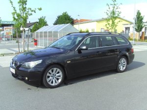 530dA Touring schwarzer Dieselrußsaphir - 5er BMW - E60 / E61 530dA Touring schwarzer Dieselrußsaphir - 5er BMW - E60 / E61