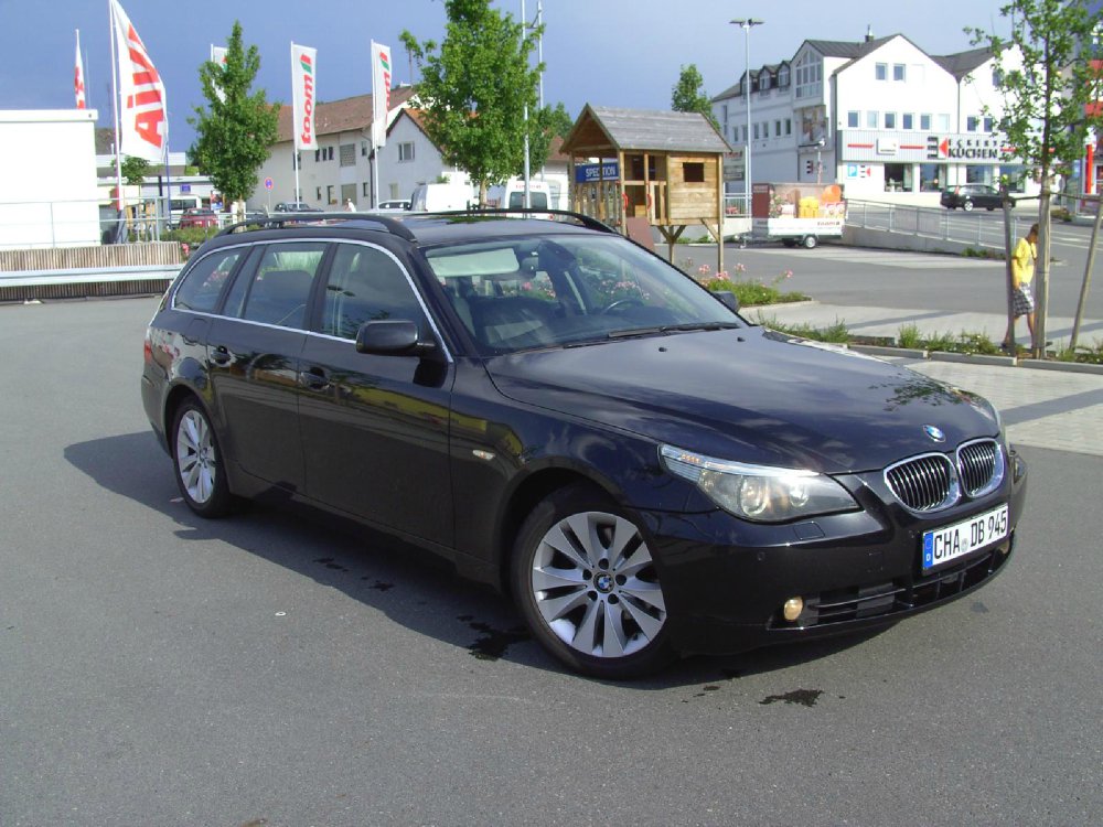 530dA Touring schwarzer Dieselrusaphir - 5er BMW - E60 / E61