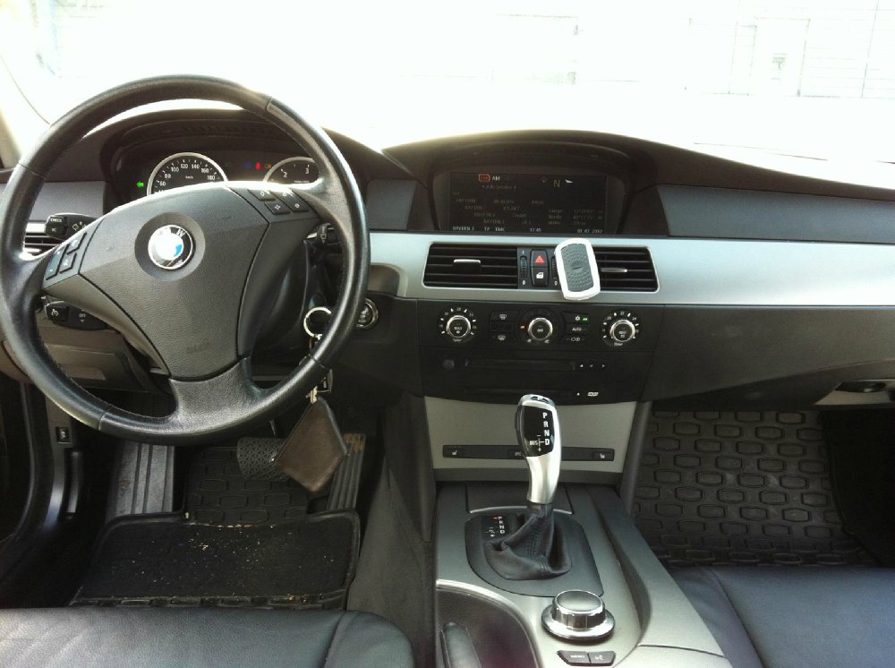 530dA Touring schwarzer Dieselrusaphir - 5er BMW - E60 / E61