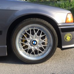 BBS RC 041 Felge in 7.5x17 ET 41 mit Hankook EVO V12 Reifen in 235/40/17 montiert vorn Hier auf einem 3er BMW E36 320i (Limousine) Details zum Fahrzeug / Besitzer