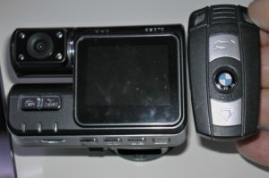 Einbau einer Videokamera in unseren X6 - Fotos von CarHifi & Multimedia Einbauten