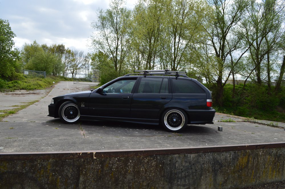 BMW E36 328 Touring BLACK PAMPESBOMBER - 3er BMW - E36