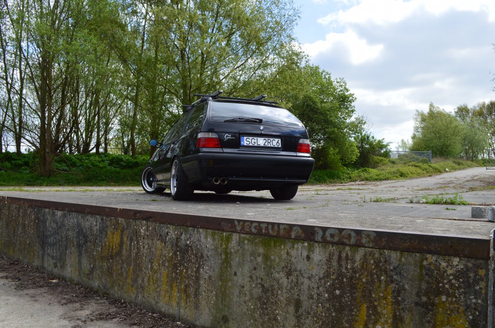 BMW E36 328 Touring BLACK PAMPESBOMBER - 3er BMW - E36