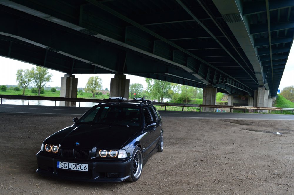 BMW E36 328 Touring BLACK PAMPESBOMBER - 3er BMW - E36