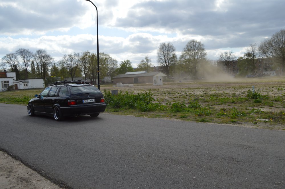 BMW E36 328 Touring BLACK PAMPESBOMBER - 3er BMW - E36