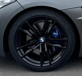 BMW M Doppelspeiche 799 Felge in 9x19 ET 32 mit Pirelli P-Zero PZ4 Reifen in 255/35/19 montiert vorn mit 10 mm Spurplatten Hier auf einem Z4 BMW G29 M40i (Roadster) Details zum Fahrzeug / Besitzer