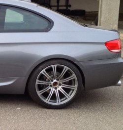 BMW M 220 Felge in 9.5x19 ET 23 mit Michelin Pilot Sport 2 Reifen in 265/35/19 montiert hinten mit folgenden Nacharbeiten am Radlauf: Kanten gebrdelt Hier auf einem 3er BMW E92 320i (Coupe) Details zum Fahrzeug / Besitzer