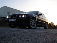 Beginner198s   E34, 525i technoviolett metallic - 5er BMW - E34 - 2005-10-09 41 E34 525i Limo.jpg