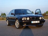 Beginner198s   E34, 525i technoviolett metallic - 5er BMW - E34 - 2005-10-09 01 E34 525i Limo.jpg