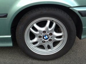 BMW Styling 30 Felge in 7x16 ET 46 mit Goodyear Eagle F1 Reifen in 225/50/16 montiert hinten Hier auf einem 3er BMW E36 316i (Compact) Details zum Fahrzeug / Besitzer