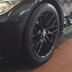 BMW M Doppelspeiche 405 Felge in 8x18 ET 34 mit Continental  Reifen in 225/45/18 montiert vorn Hier auf einem 3er BMW F30 320d (Limousine) Details zum Fahrzeug / Besitzer