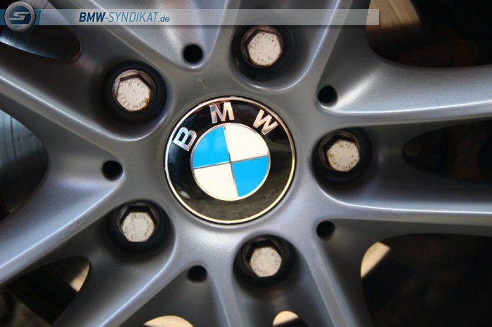 E87 schwarz - breit - tief - 1er BMW - E81 / E82 / E87 / E88 E87 schwarz - breit - tief - 1er BMW - E81 / E82 / E87 / E88
