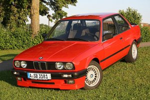 BMW 318i E30 Brilliantrot - 3er BMW - E30