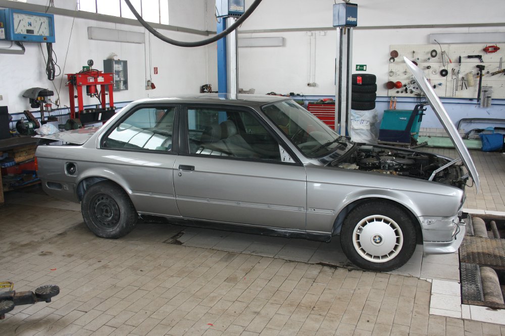 BMW 320i E30 Lachssilber M-Paket - 3er BMW - E30