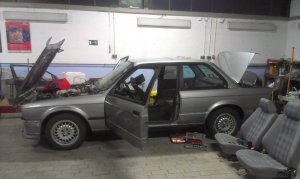 BMW 320i E30 Lachssilber M-Paket - 3er BMW - E30