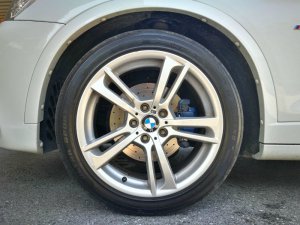 BMW M Doppelspeiche 369 Felge in 8.5x19 ET 38 mit Nankang NS2 Reifen in 245/45/19 montiert vorn mit 15 mm Spurplatten Hier auf einem X3 BMW F25 xDrive20d (SAV) Details zum Fahrzeug / Besitzer
