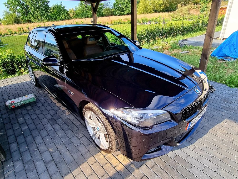 BMW F11 535d aus 2017 in Carbonschwarz - 5er BMW - F10 / F11 / F07