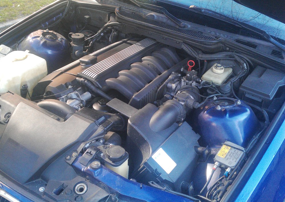 Velvet Blue E36 328i Limousine - 3er BMW - E36
