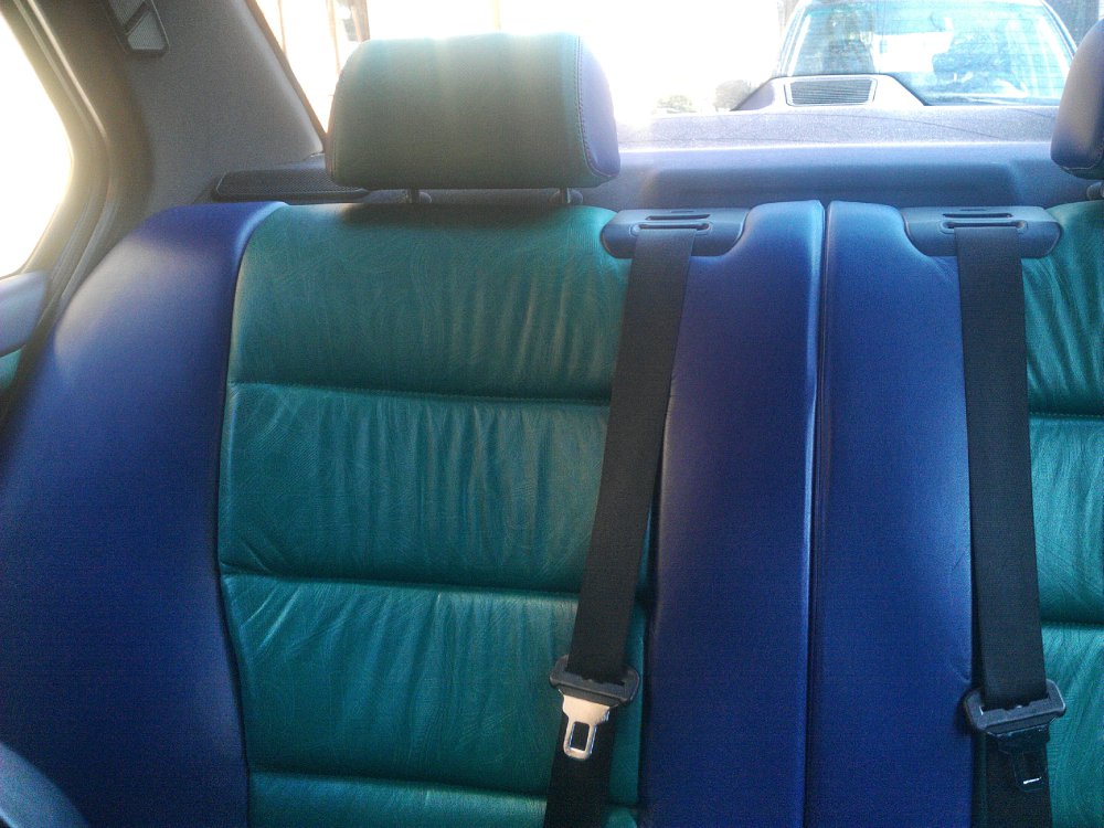 Velvet Blue E36 328i Limousine - 3er BMW - E36