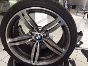 BMW  Felge in 9.5x19 ET  mit BMW M6 Reifen in 275/30/19 montiert hinten mit folgenden Nacharbeiten am Radlauf: Kanten gebrdelt Hier auf einem 5er BMW E61 535d (Touring) Details zum Fahrzeug / Besitzer