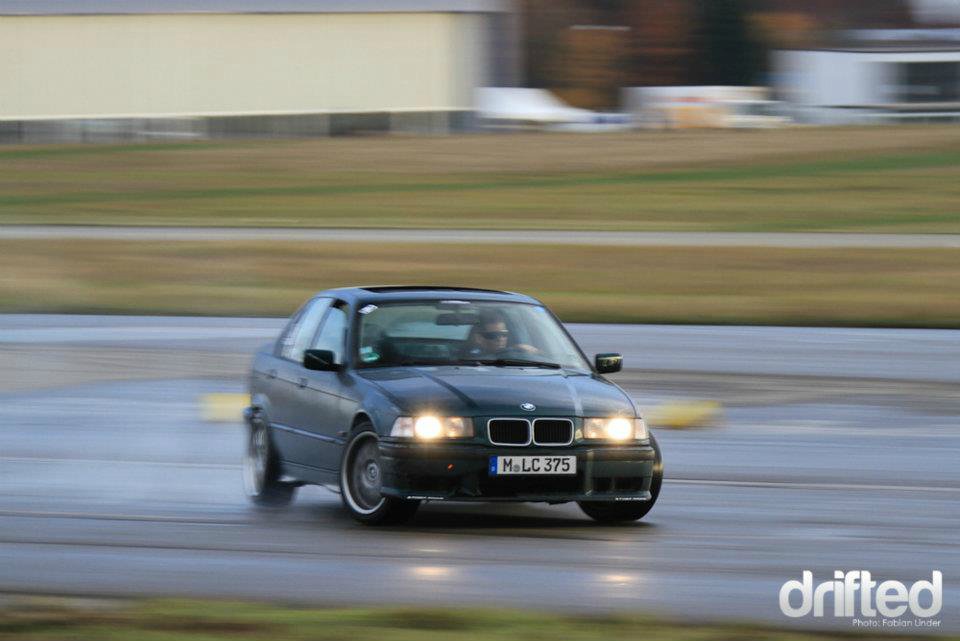 Racing. Not posing. (328i) - 3er BMW - E36