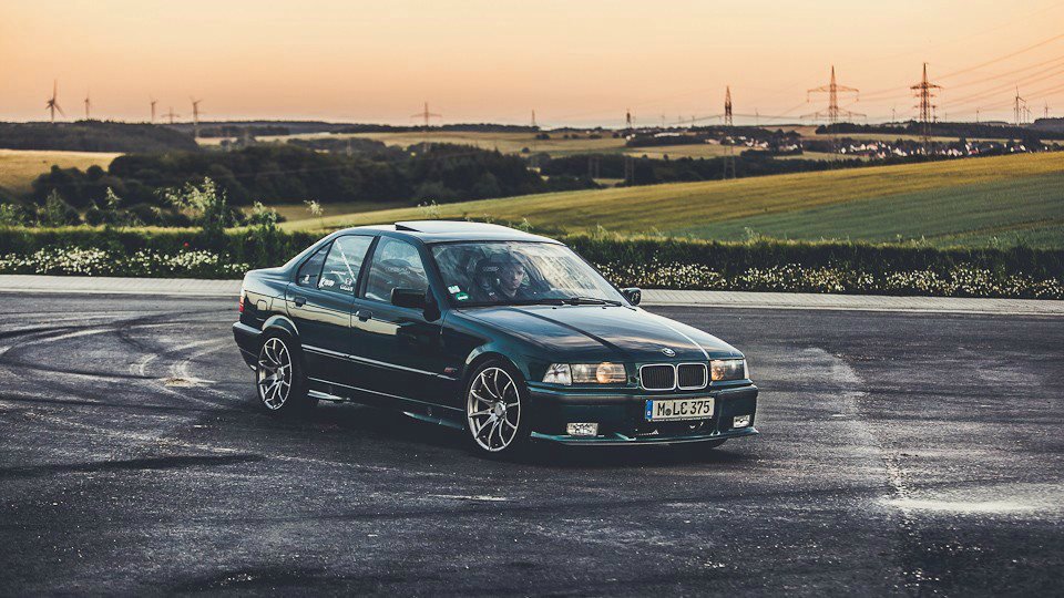 Racing. Not posing. (328i) - 3er BMW - E36