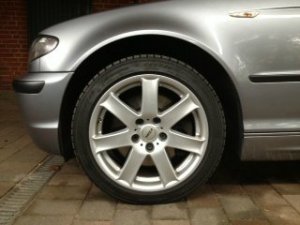 Rial Flair Felge in 8.5x17 ET  mit Bridgestone LM - 25 Reifen in 215/45/17 montiert vorn Hier auf einem 3er BMW E46 330d (Touring) Details zum Fahrzeug / Besitzer