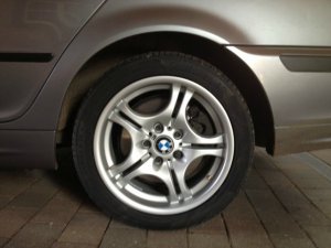 BMW Sryling 68 M Doppelspeiche Felge in 8.5x17 ET 50 mit Continental SportConzact 5 Reifen in 245/40/17 montiert hinten Hier auf einem 3er BMW E46 330d (Touring) Details zum Fahrzeug / Besitzer