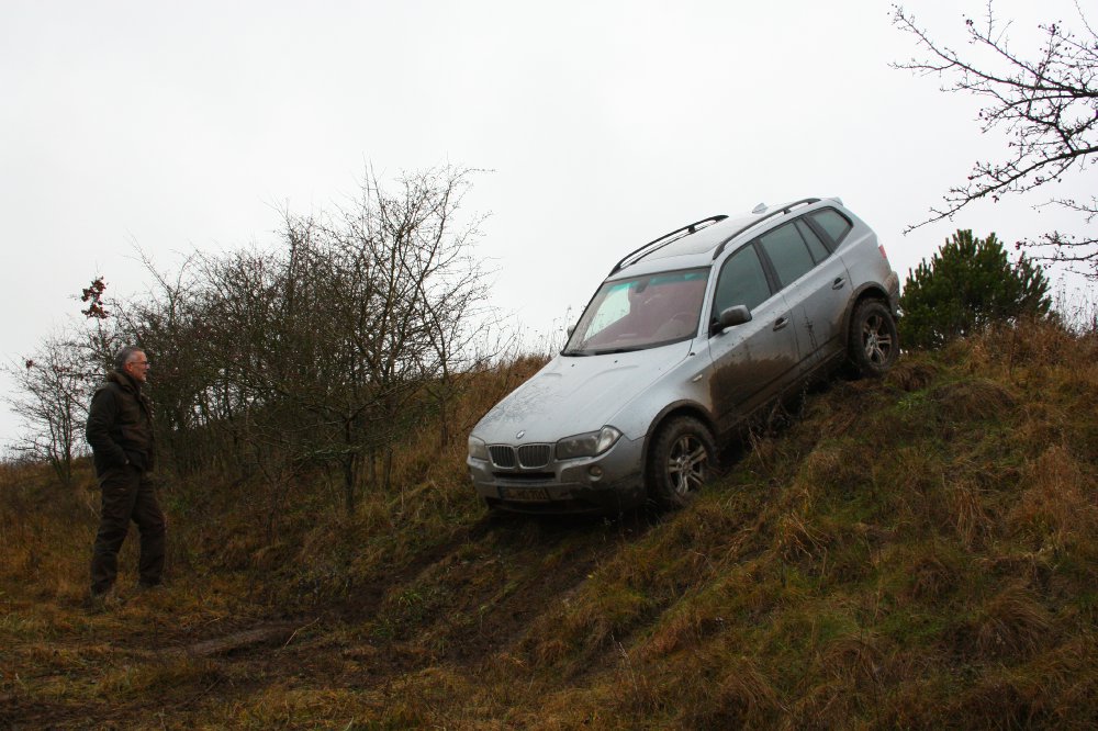 Modified X3 mit 42 Zoll auf dem Dach - BMW X1, X2, X3, X4, X5, X6, X7