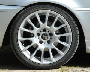 BMW Motorsport Radialspeiche 216 Felge in 8.5x18 ET 37 mit Hankook V12 EVO Reifen in 255/35/18 montiert hinten Hier auf einem 3er BMW E46 320i (Cabrio) Details zum Fahrzeug / Besitzer