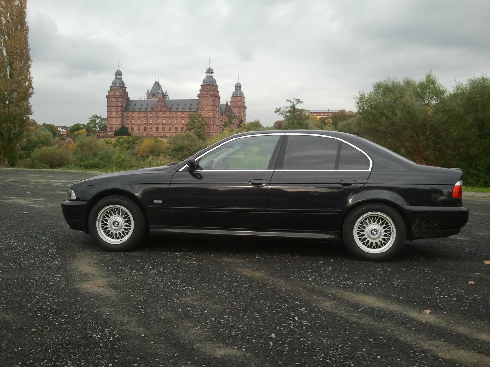 E39 530iA Limousine - Black BOW - 5er BMW - E39