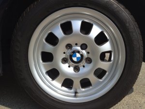BMW Ellipsoidstyling 46 Felge in 7x16 ET 47 mit Dunlop SP 2000 E* Reifen in 205/55/16 montiert vorn Hier auf einem 3er BMW E36 316i (Compact) Details zum Fahrzeug / Besitzer