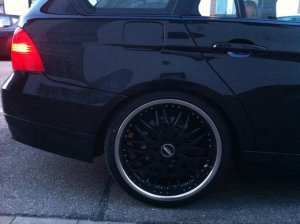 royal wheels GT Felge in 8.5x19 ET 35 mit Hankook V12 Reifen in 225/35/19 montiert hinten mit 20 mm Spurplatten Hier auf einem 3er BMW E91 320d (Touring) Details zum Fahrzeug / Besitzer