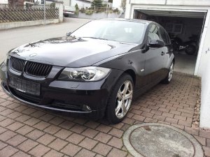 BMW E90 320i - 3er BMW - E90 / E91 / E92 / E93