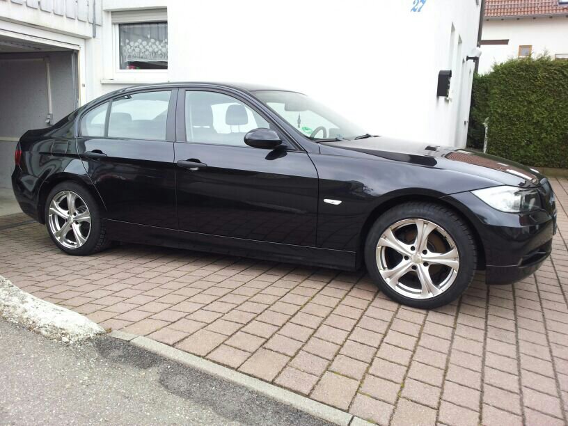 BMW E90 320i - 3er BMW - E90 / E91 / E92 / E93