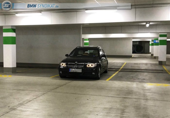 - SAPHIRSCHWARZER TOURING - - 3er BMW - E90 / E91 / E92 / E93