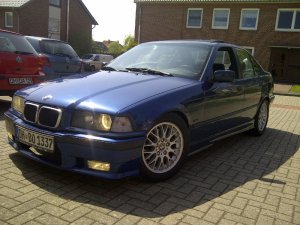 BMW - Die zweite. 323i - 3er BMW - E36