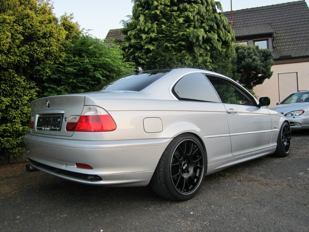 *Schrott* Wiederaufbau zum 330 Ringtool *Sparco* - 3er BMW - E46