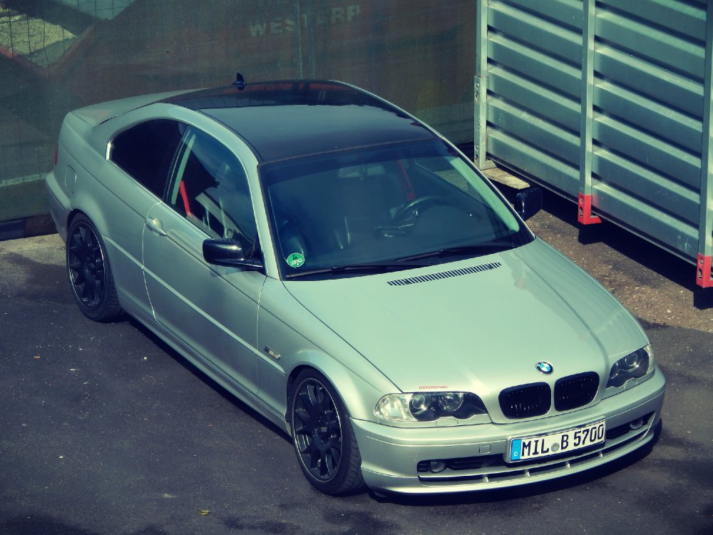 *Schrott* Wiederaufbau zum 330 Ringtool *Sparco* - 3er BMW - E46