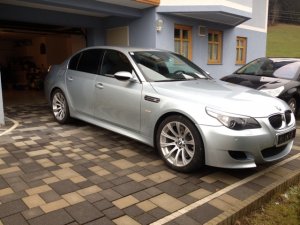 Bmw E60 M5 Leidenschaft pur - 5er BMW - E60 / E61 Bmw E60 M5 Leidenschaft pur - 5er BMW - E60 / E61