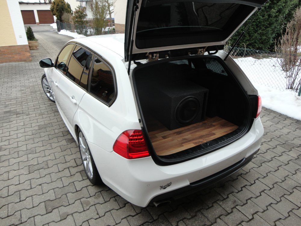320d E91 LCI Black&White - 3er BMW - E90 / E91 / E92 / E93