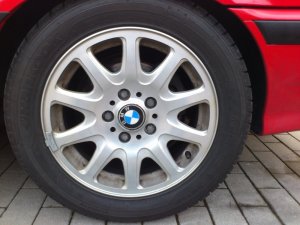 BMW Styling 25 Felge in 7x16 ET 46 mit Hankook ICE BEAR Reifen in 225/50/16 montiert vorn Hier auf einem 3er BMW E36 328i (Coupe) Details zum Fahrzeug / Besitzer