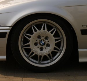 BMW Styling 22 Felge in 7.5x17 ET 41 mit Hankook Ventus V12 Evo2 Reifen in 215/45/17 montiert vorn Hier auf einem 3er BMW E36 323ti (Compact) Details zum Fahrzeug / Besitzer