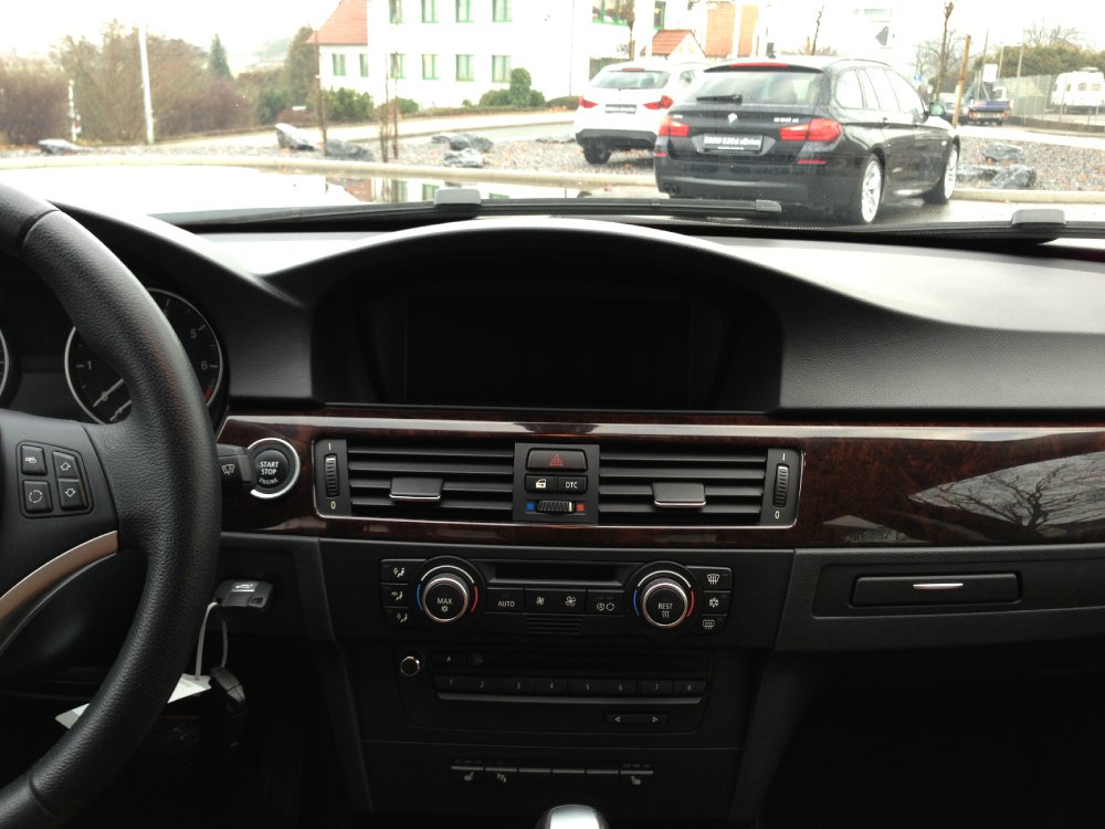 E90 318i LCI 2009 - 3er BMW - E90 / E91 / E92 / E93