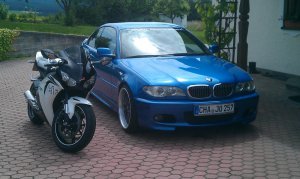 Estorilblauer 330er - 3er BMW - E46